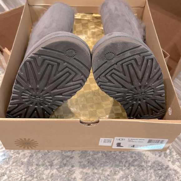 🩶Like new UGG Australia Adorable K Bailey Bow Tall Boots - Gorgeous Grey Size 4 - Picture 7 of 10